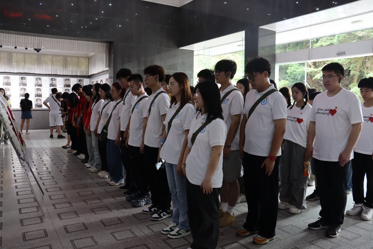 1722912759830421.jpg E.jpg