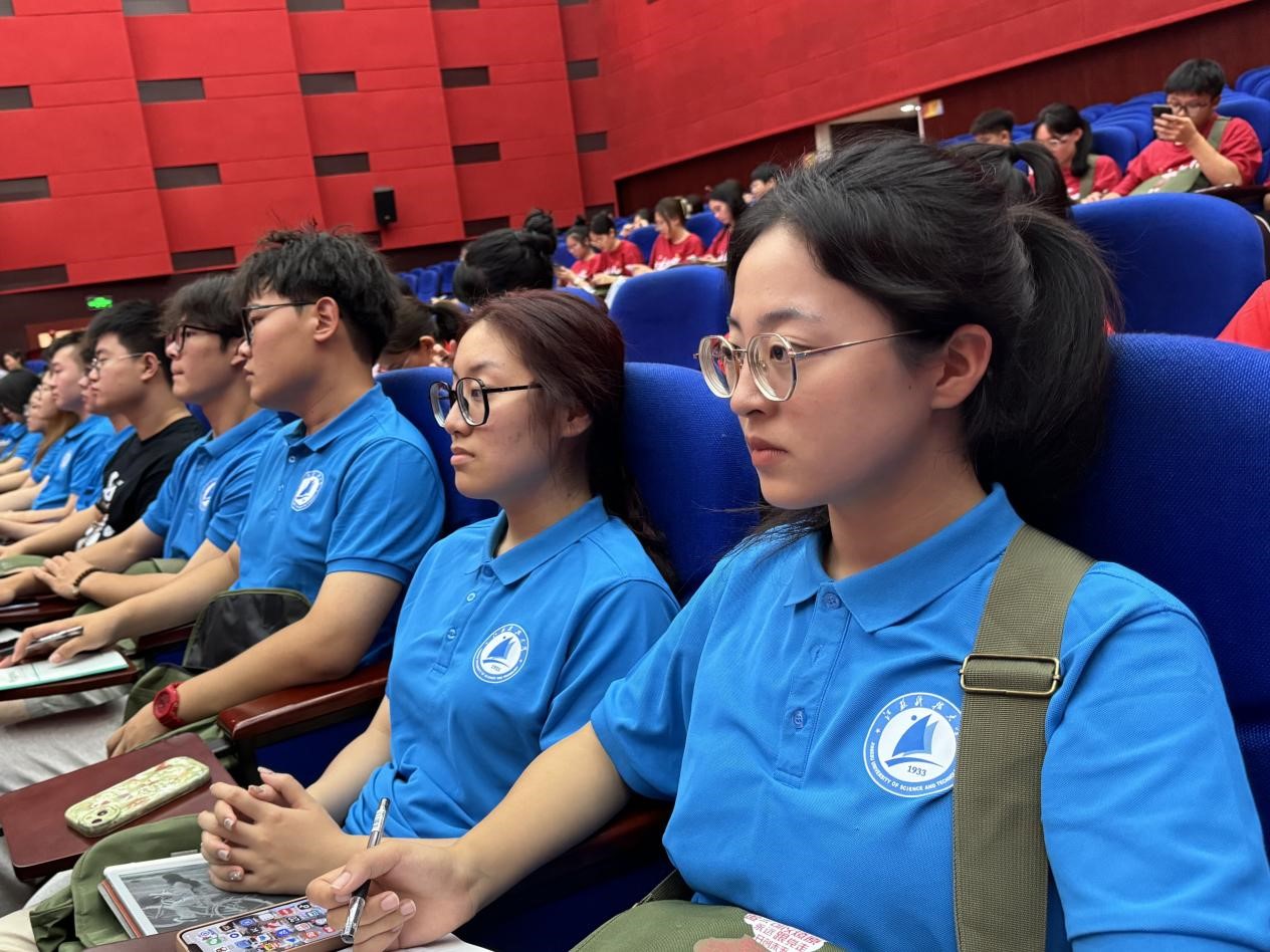 1722912734752779.jpg C.jpg